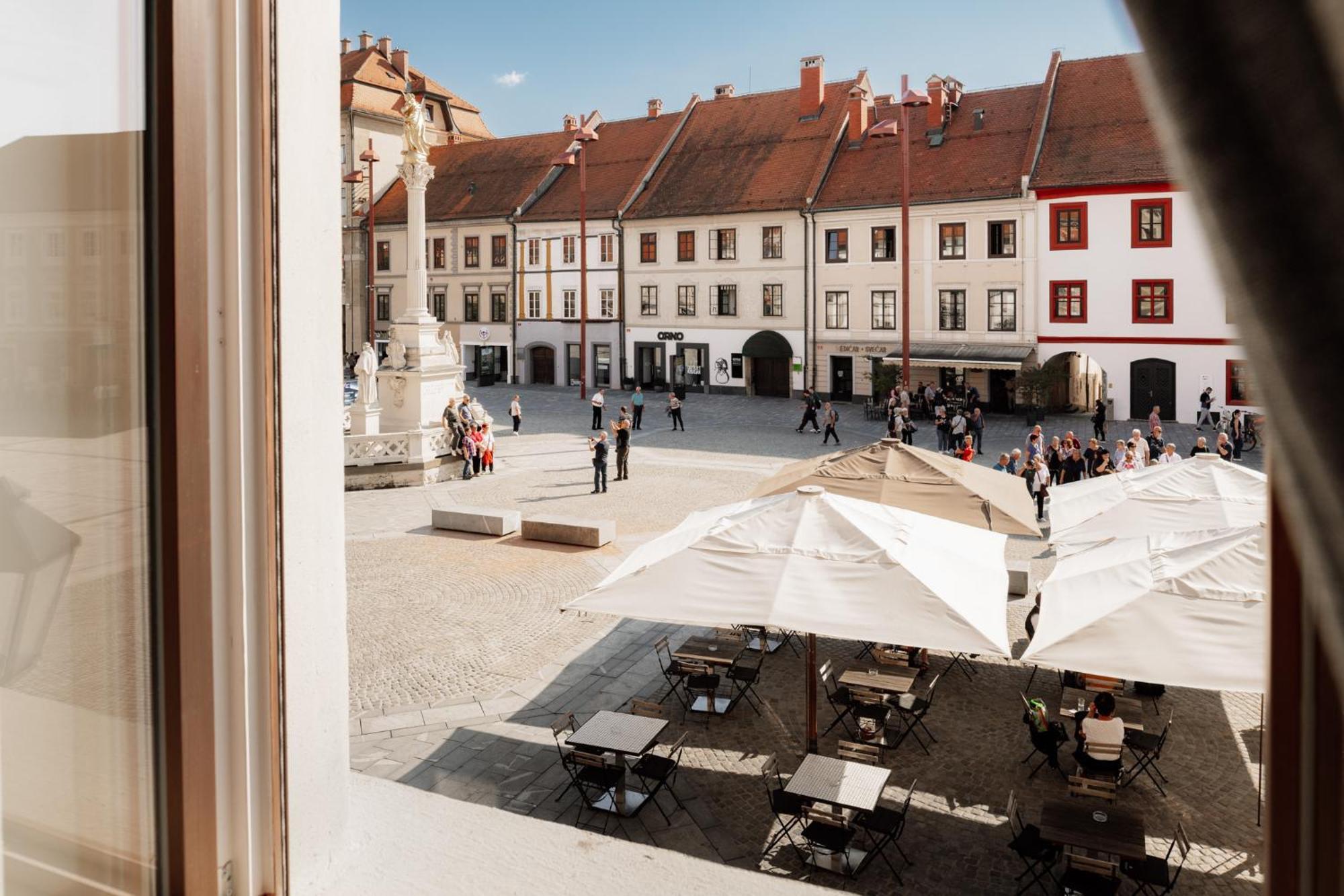Main Square Apartments & Rooms Maribor Buitenkant foto