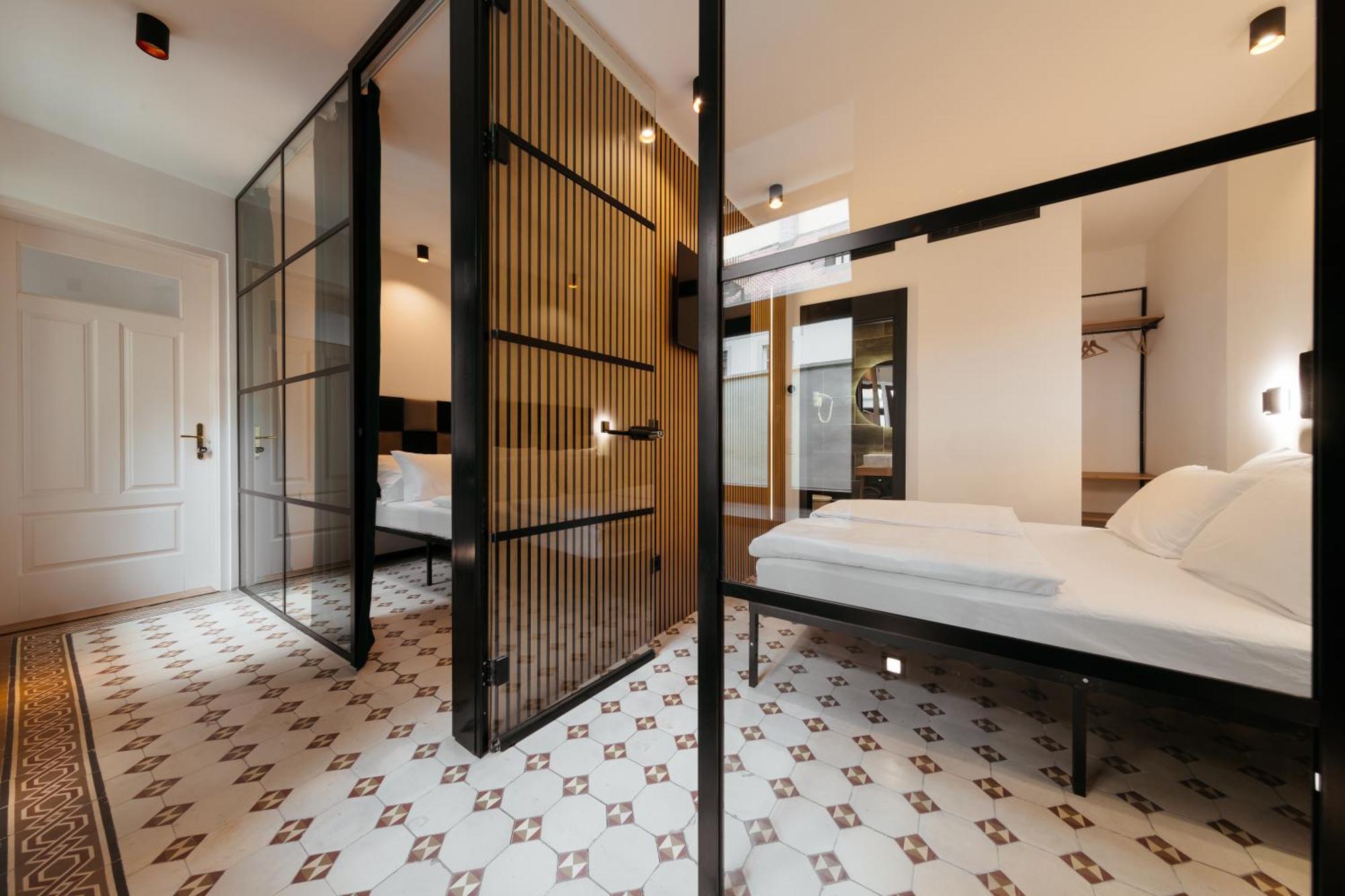 Main Square Apartments & Rooms Maribor Buitenkant foto